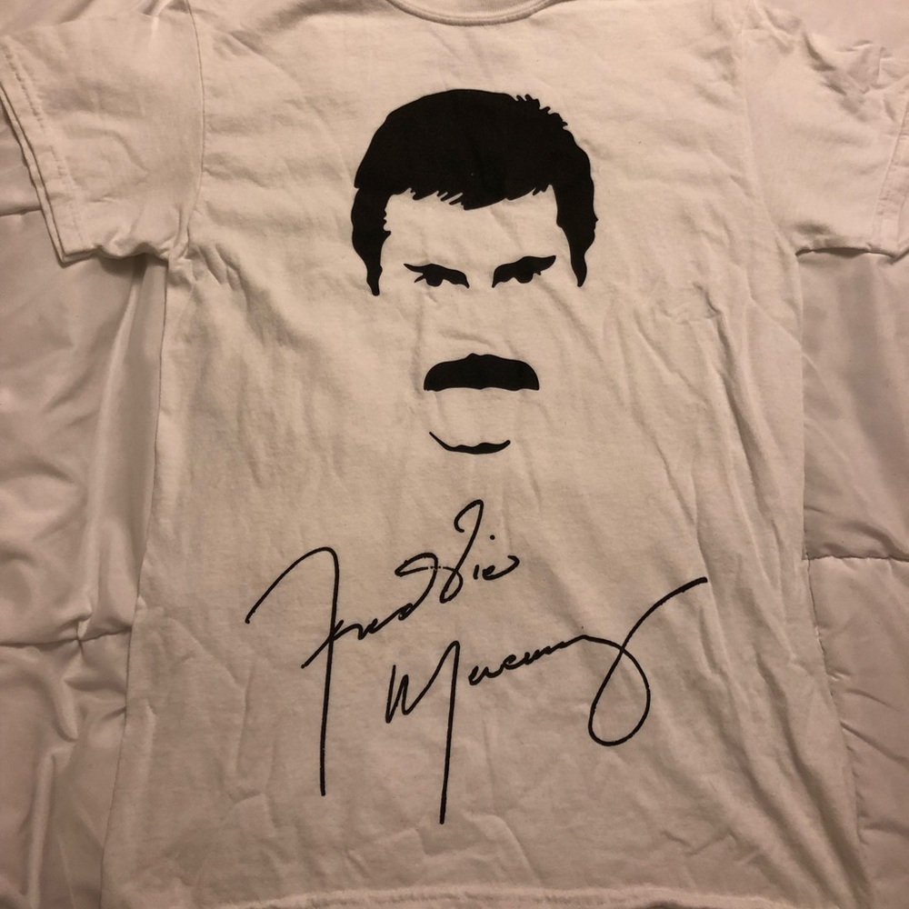 Freddie Mercury, Queen Tee